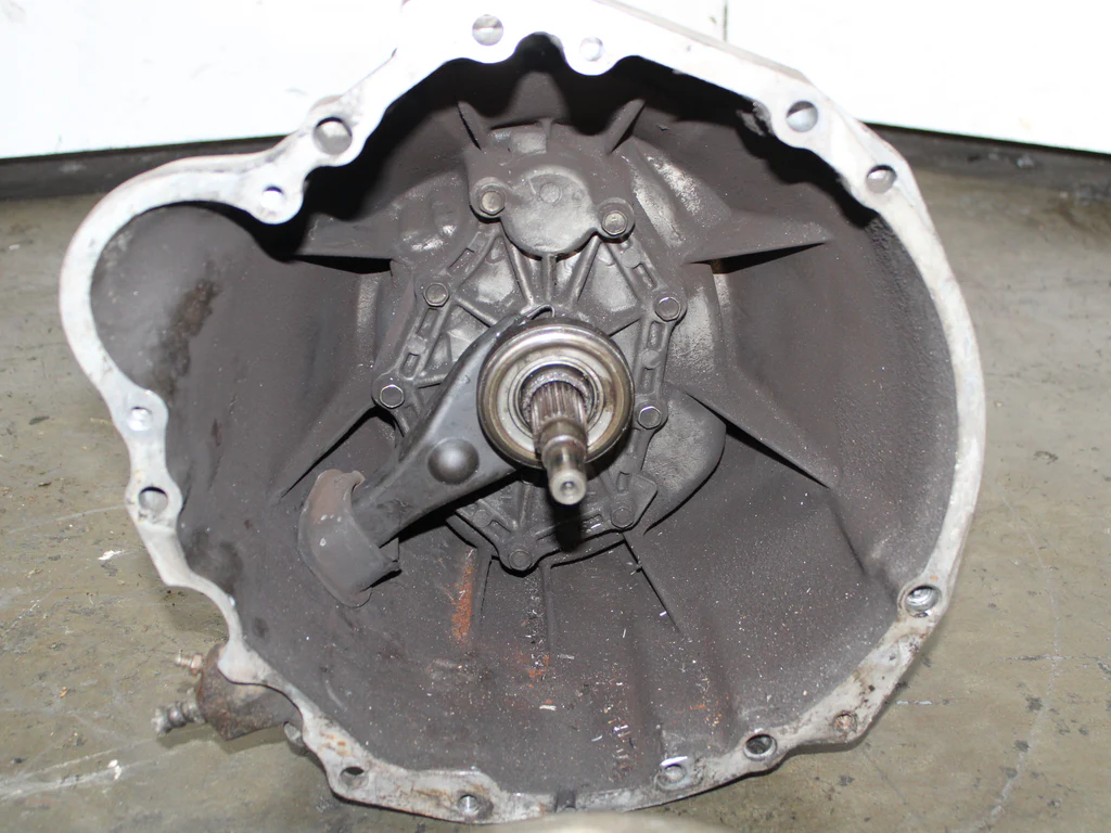 JDM 1994-1997 Nissan Skyline R33 5 Speed Manual RB25DET-2WD 2.5L 6 Cyl Transmission - Image 3